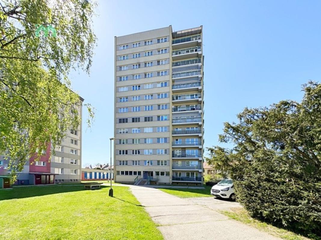 Pronájem bytu 1+1 32 m² — fotografie 1