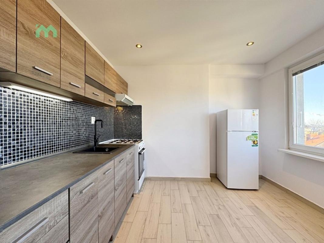 Pronájem bytu 1+1 32 m² — fotografie 3