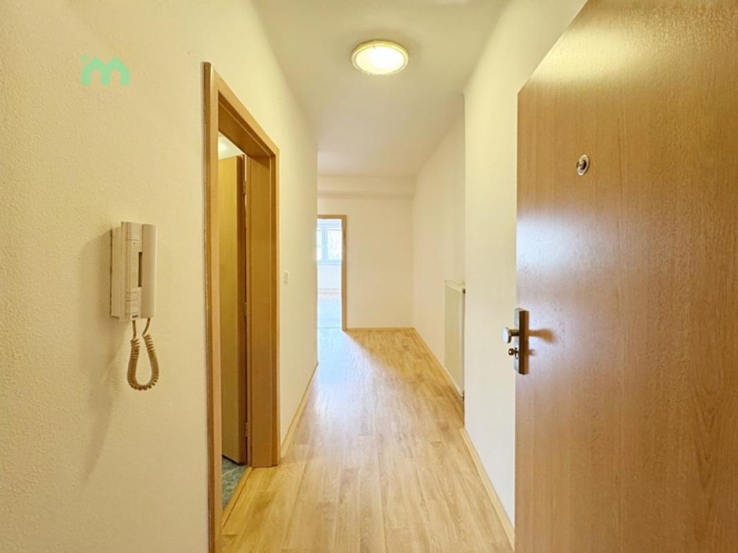 Pronájem bytu 2+1 60 m² — fotografie 3