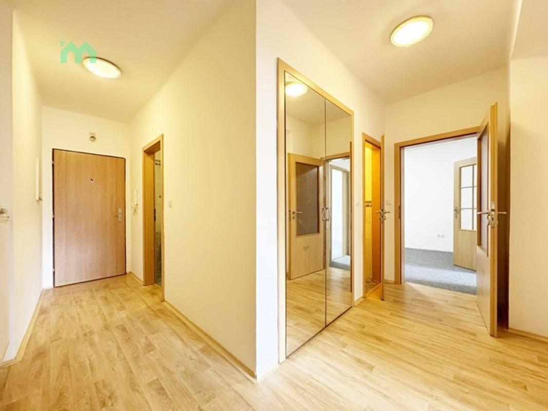 Pronájem bytu 2+1 60 m² — fotografie 4