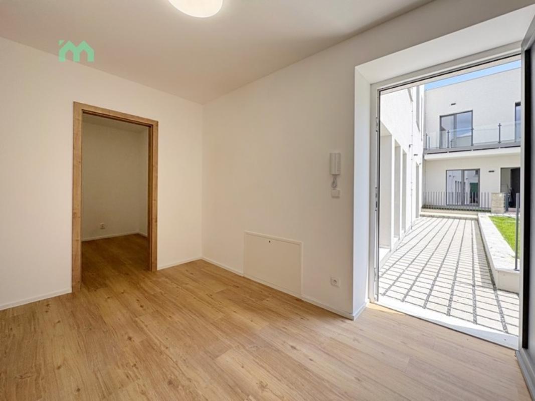Pronájem bytu 2+kk 81 m² — fotografie 7