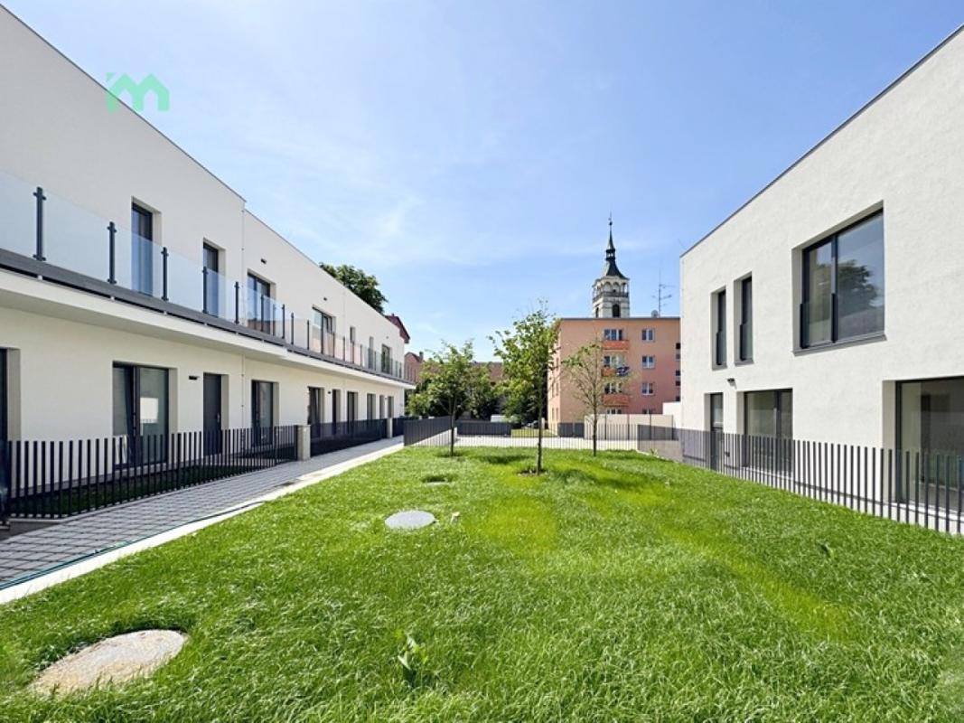 Pronájem bytu 2+kk 81 m² — fotografie 28