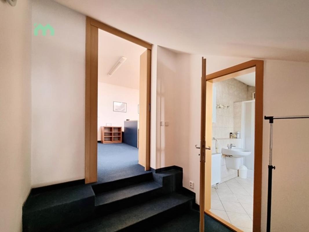 Pronájem kanceláře 90 m² — fotografie 11