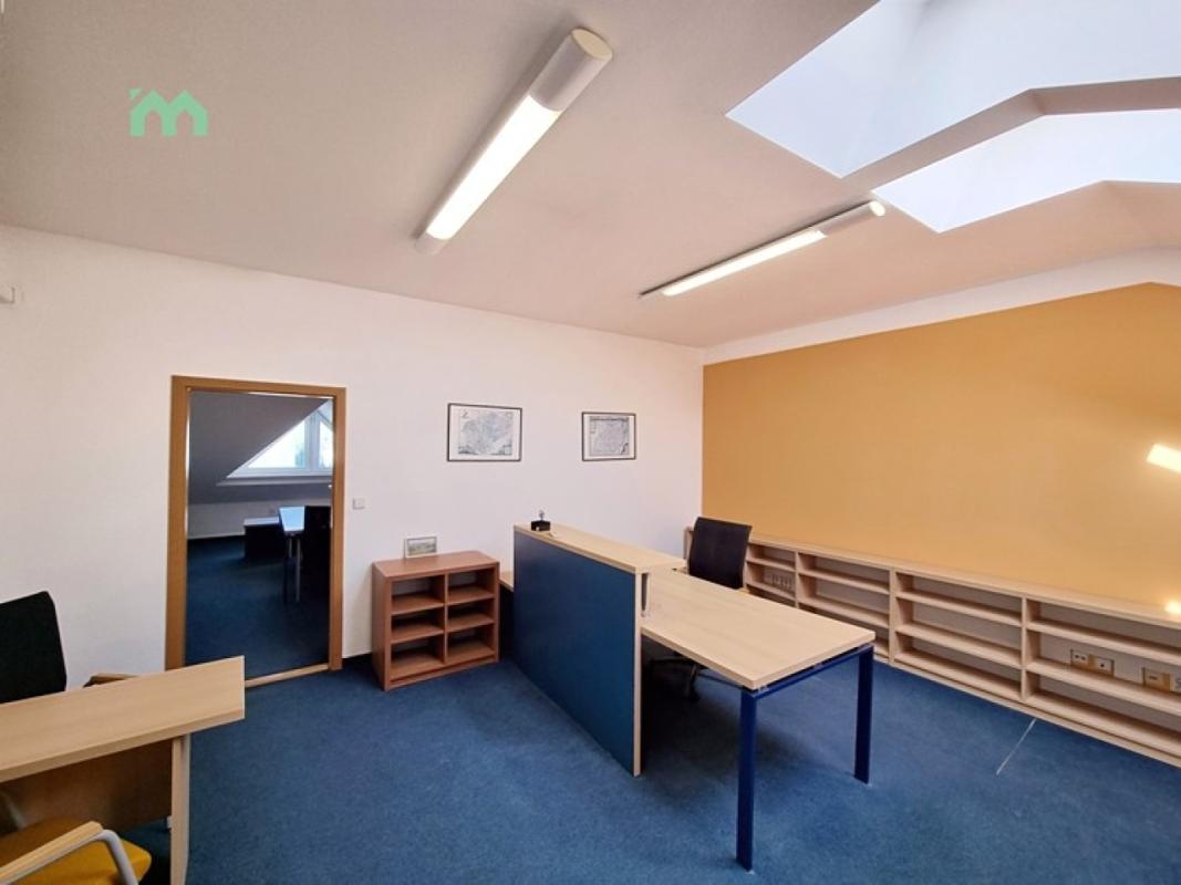 Pronájem kanceláře 90 m² — fotografie 12
