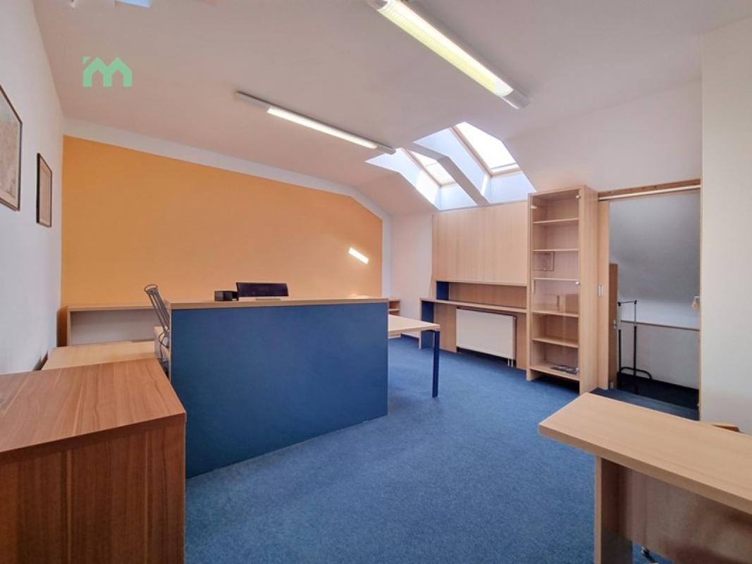 Pronájem kanceláře 90 m² — fotografie 13