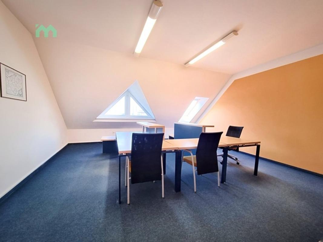 Pronájem kanceláře 90 m² — fotografie 14