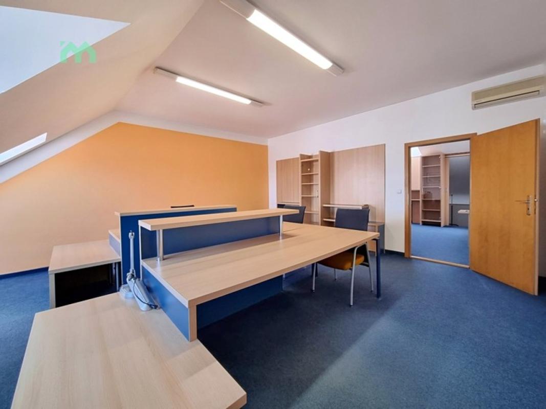 Pronájem kanceláře 90 m² — fotografie 15