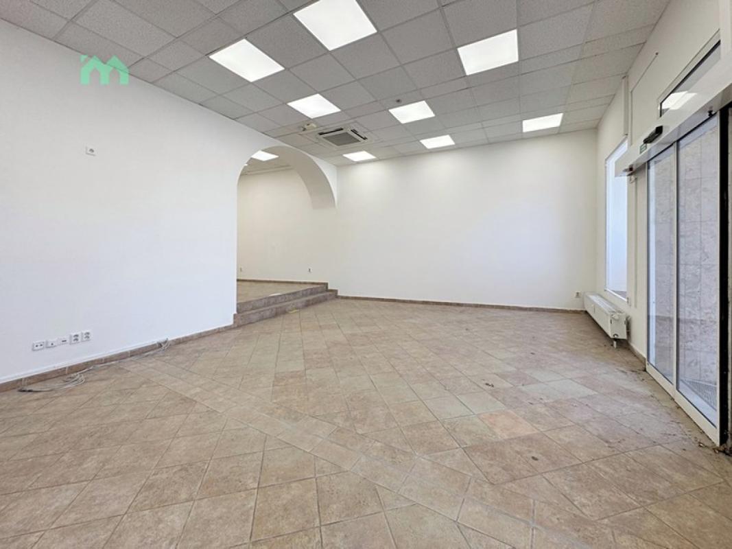 Pronájem obchodního prostoru 250 m² — fotografie 7