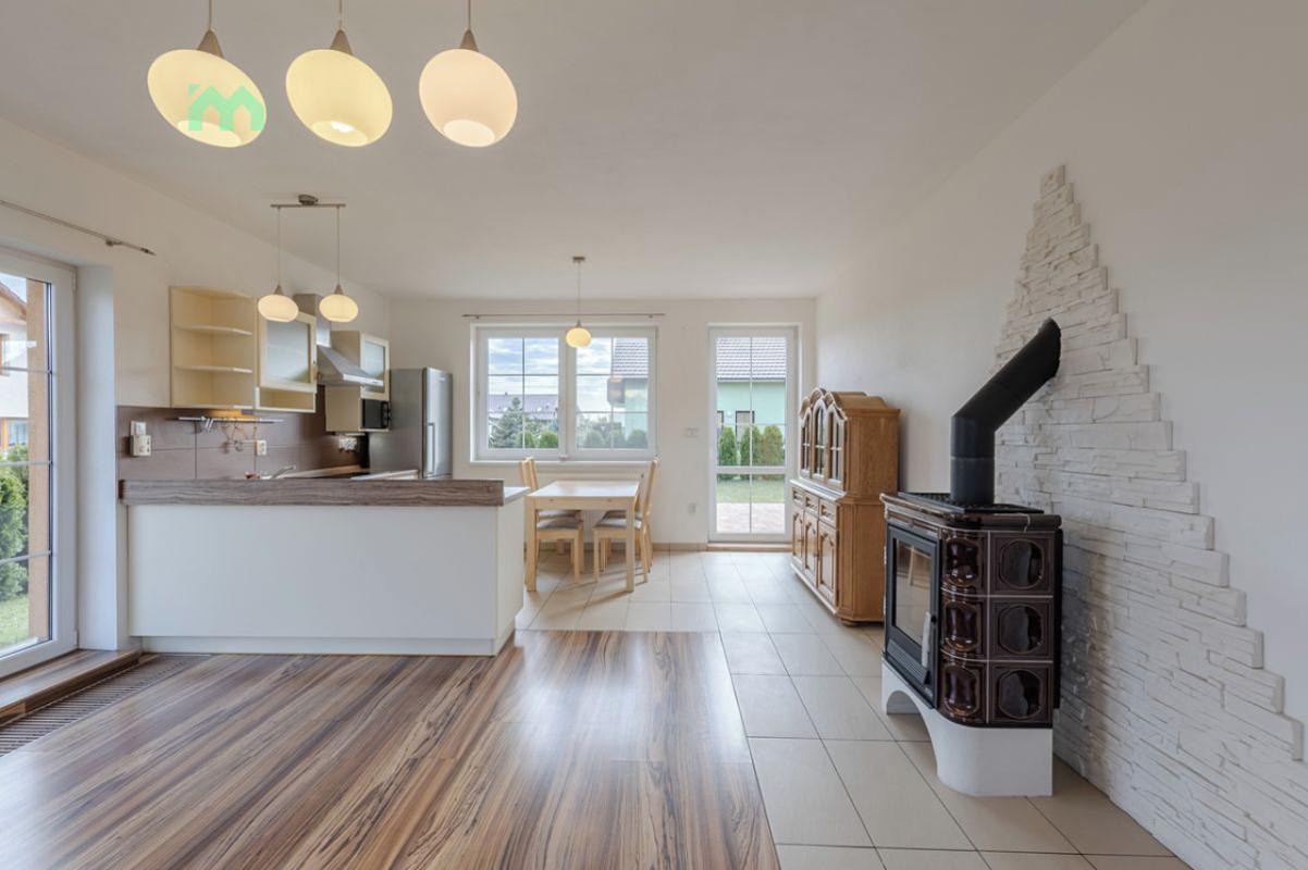 Prodej rodinného domu 106 m², pozemek 420 m² — fotografie 3