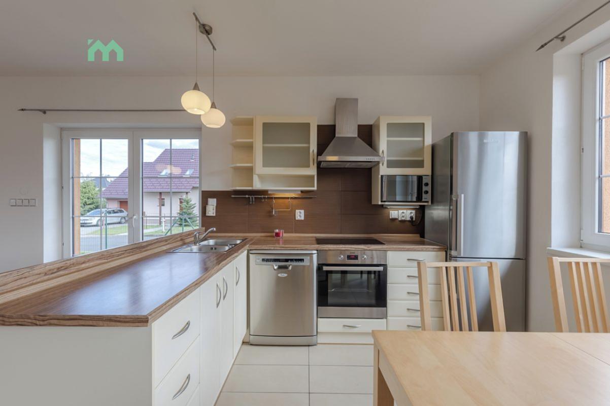 Prodej rodinného domu 106 m², pozemek 420 m² — fotografie 4